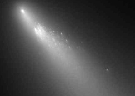 I frammenti della cometa Schwassmann-Wachmann 3 presi dal Telescopio Spaziale nel 2006