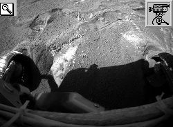 Foto e filmato presi dagli strumenti di Opportuniti che mostrano il medesimo bloccato dalla sabbia e le manovre effettuate per liberarlo