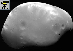Foto di Deimos presa dalla sonda Viking 2 e animazione della sua rotazione